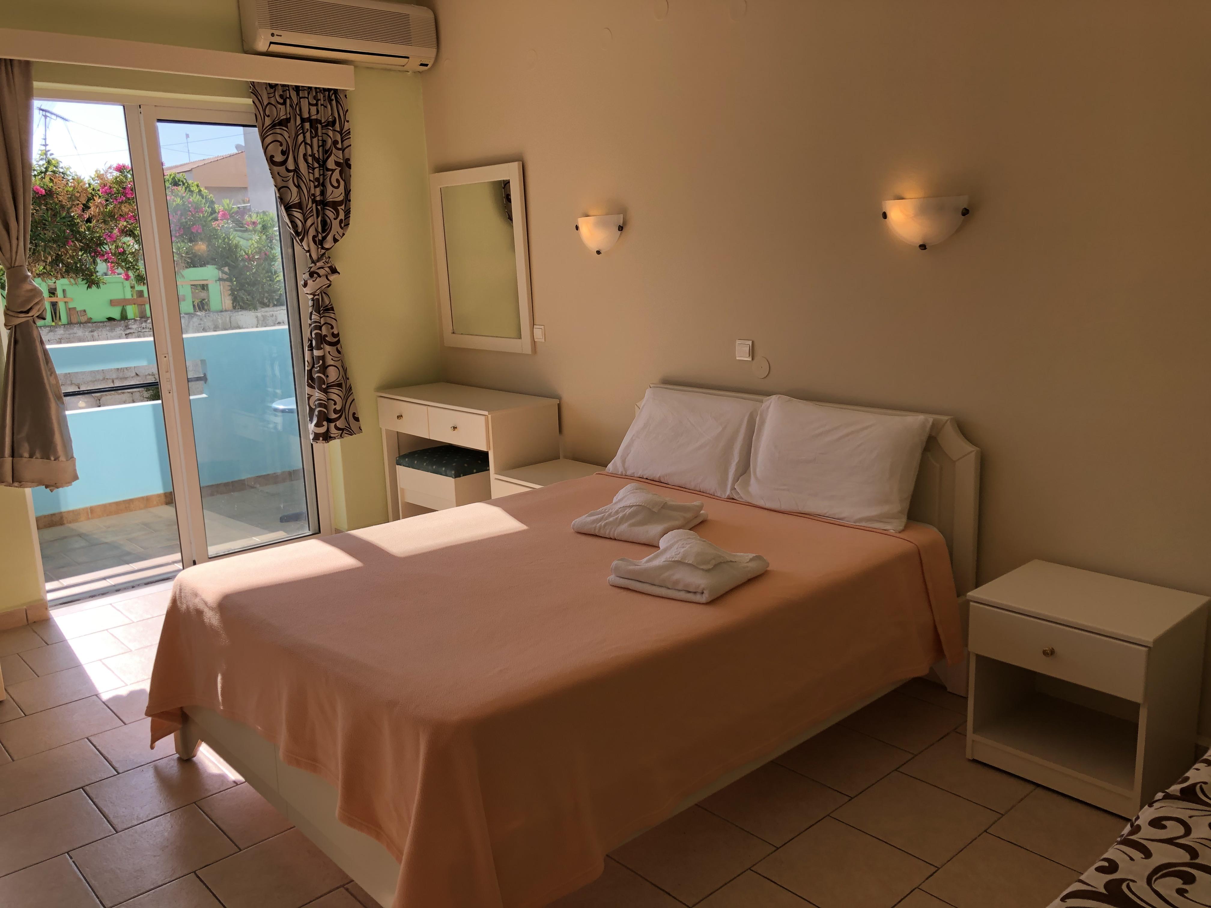 Epis Hotel Agia Marina Exterior foto