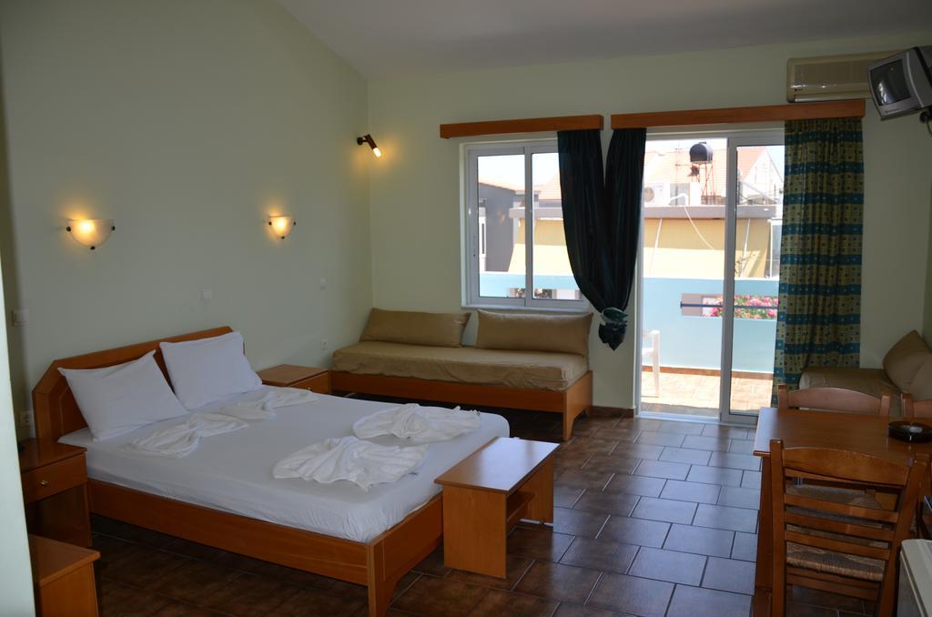 Epis Hotel Agia Marina Exterior foto