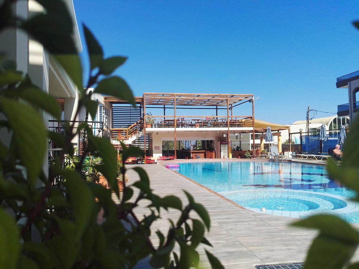 Epis Hotel Agia Marina Exterior foto